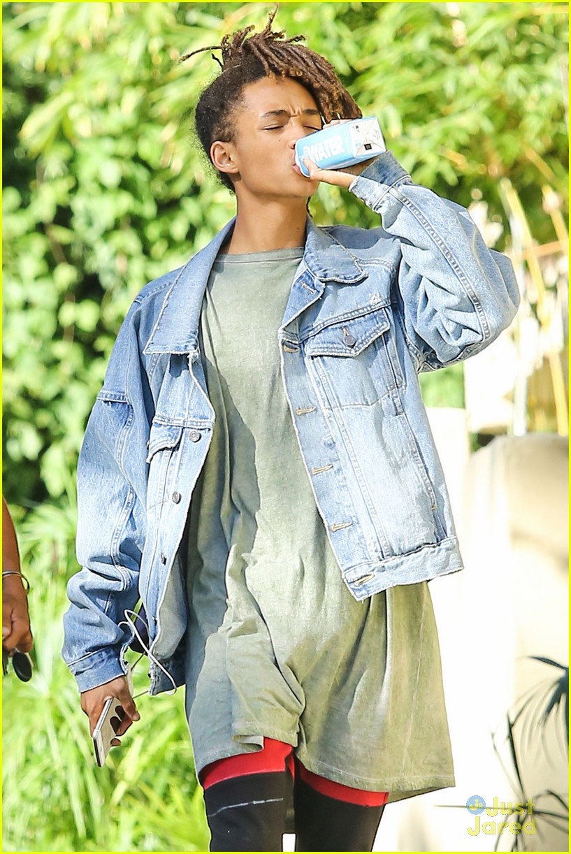 jaden smith chuggs water from box 14