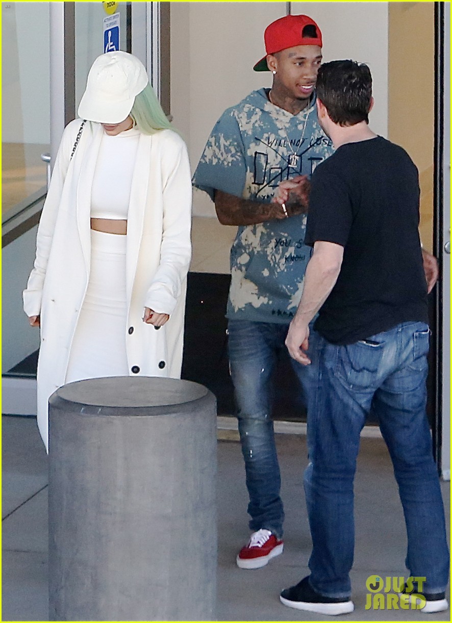 kylie jenner wears two midriff baring outfits in one day 20