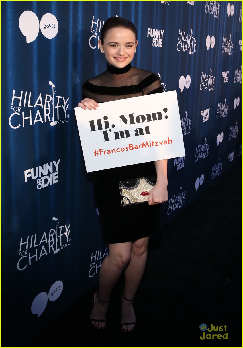 joey king miley cyrus giant flower hilarity charity event 07