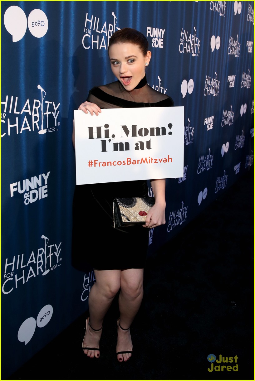 joey king miley cyrus giant flower hilarity charity event 08