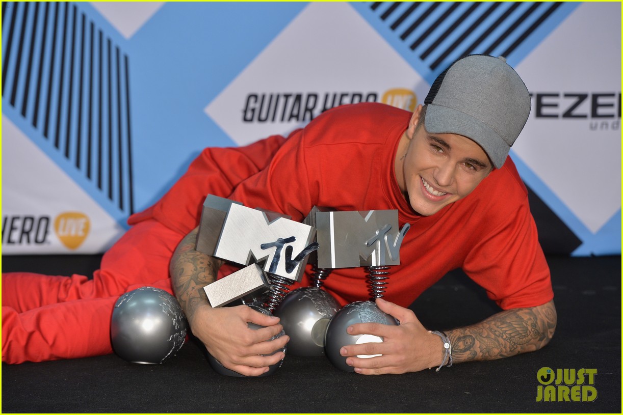 justin bieber wins most emas of all time 01