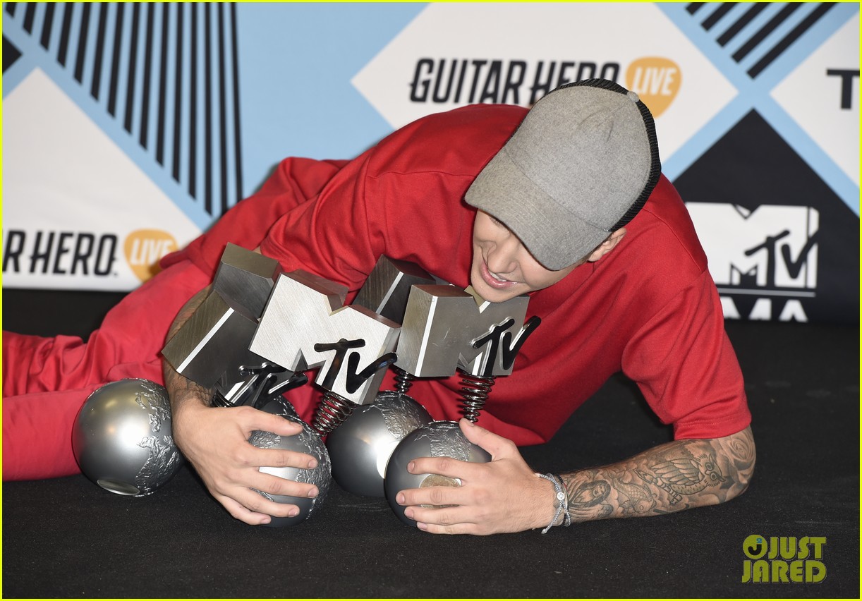 justin bieber wins most emas of all time 06