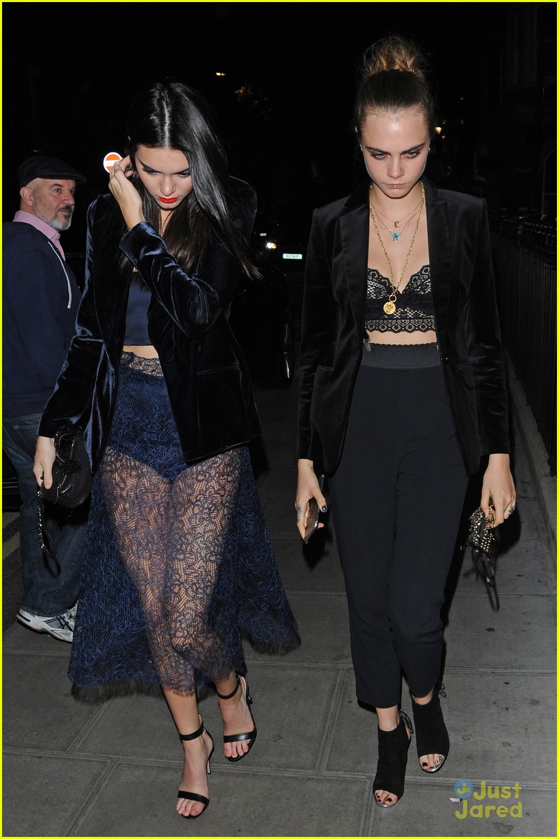 cara delevingne kendall jenner lace masquerade party poppy 04