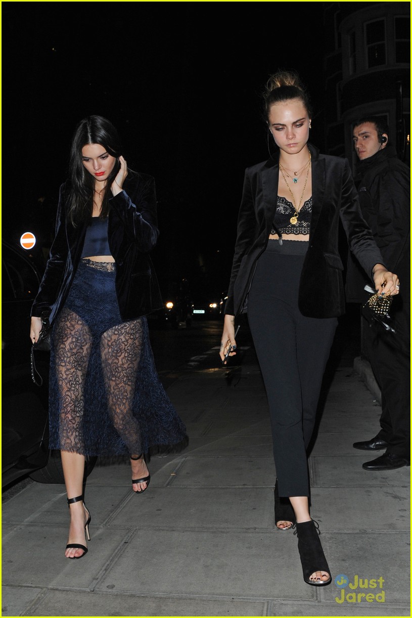 cara delevingne kendall jenner lace masquerade party poppy 17