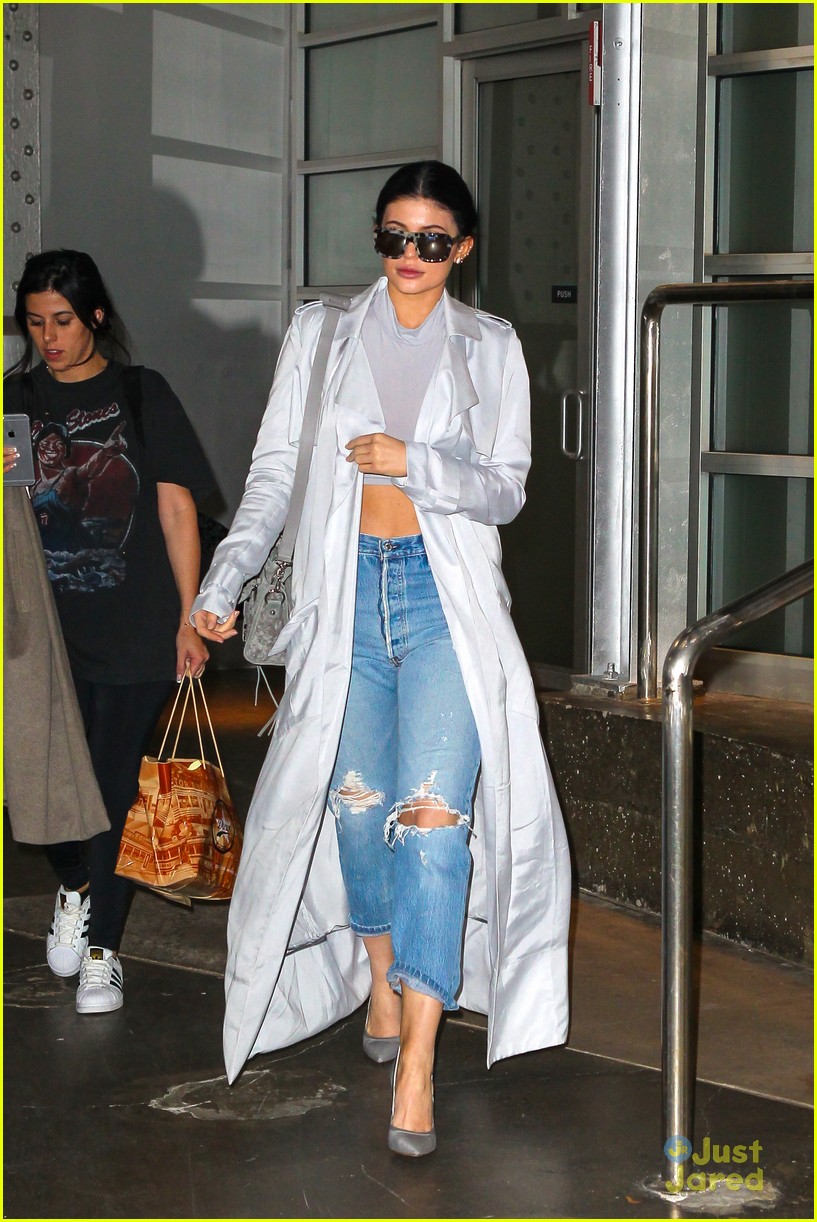 kylie jenner midriff trench inspiration young girls 15