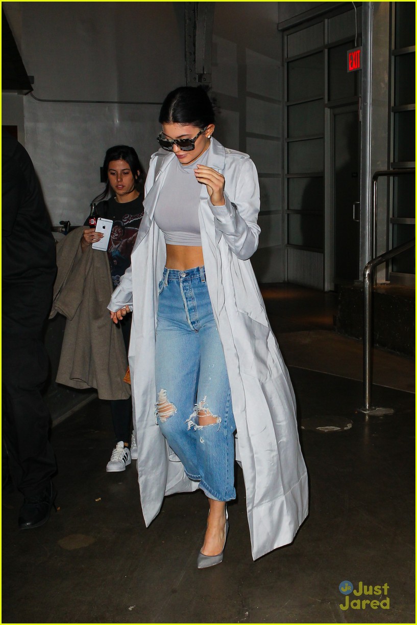 kylie jenner midriff trench inspiration young girls 17