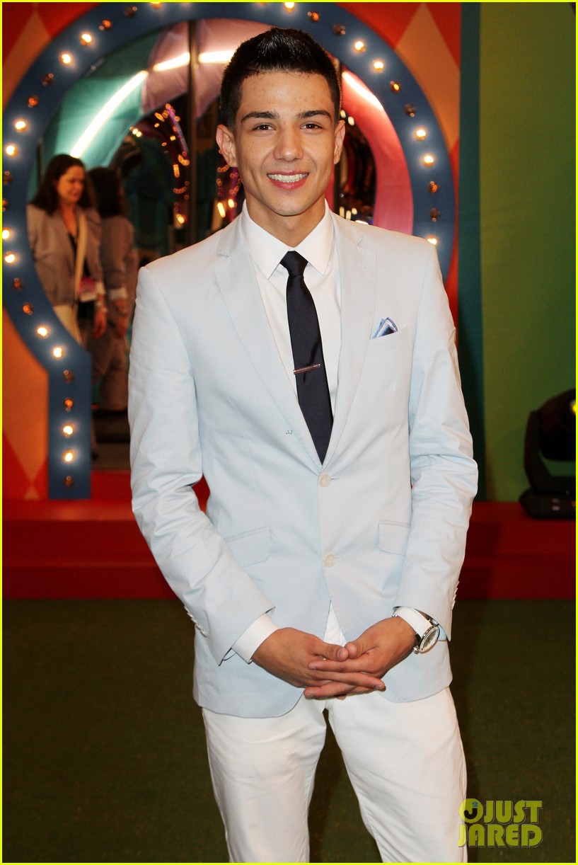 who is luis coronel 01