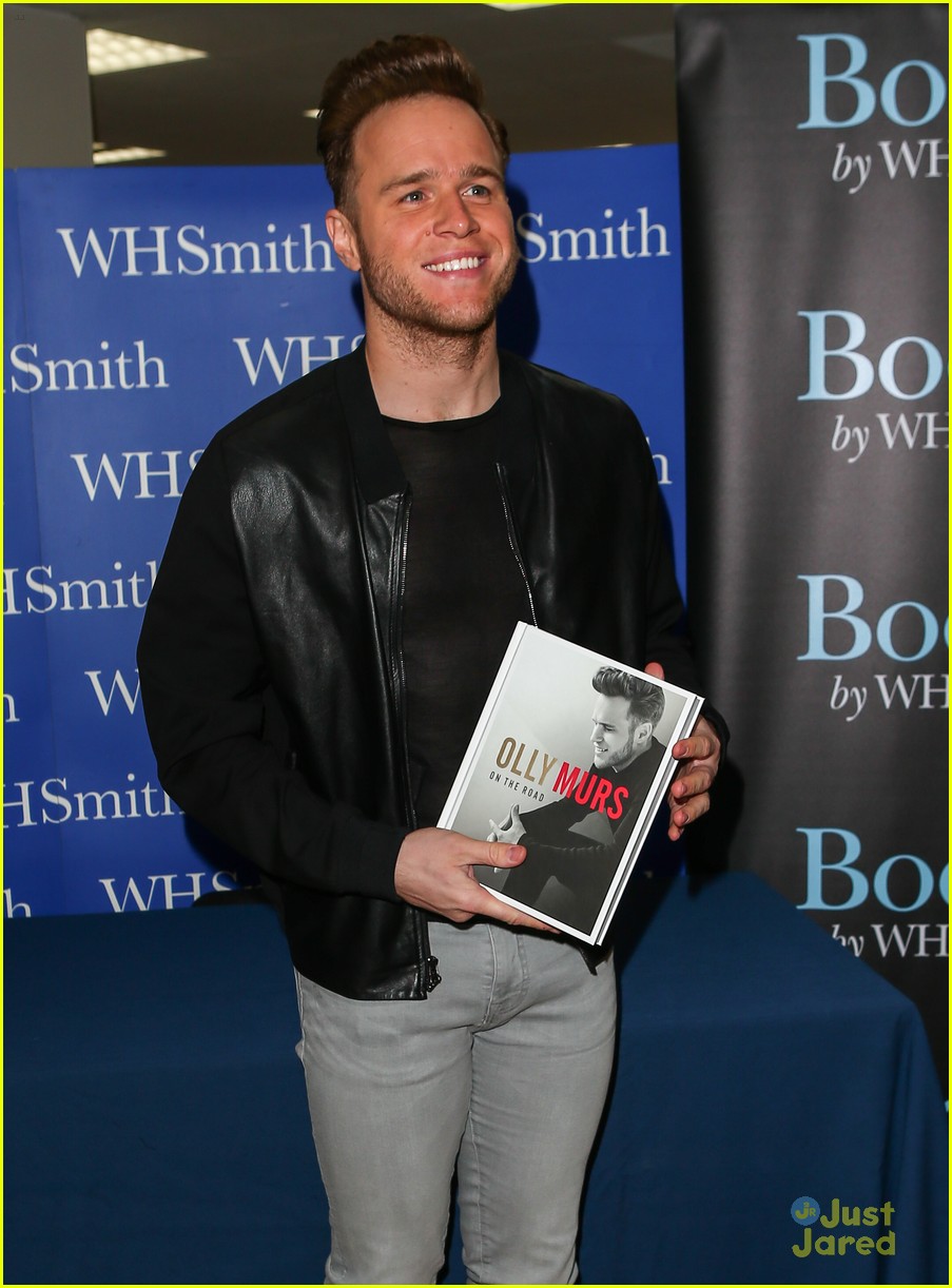olly murs book signing event milton keynes 10