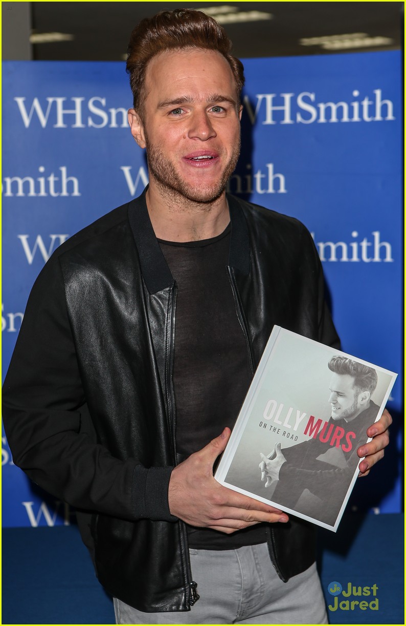 olly murs book signing event milton keynes 11