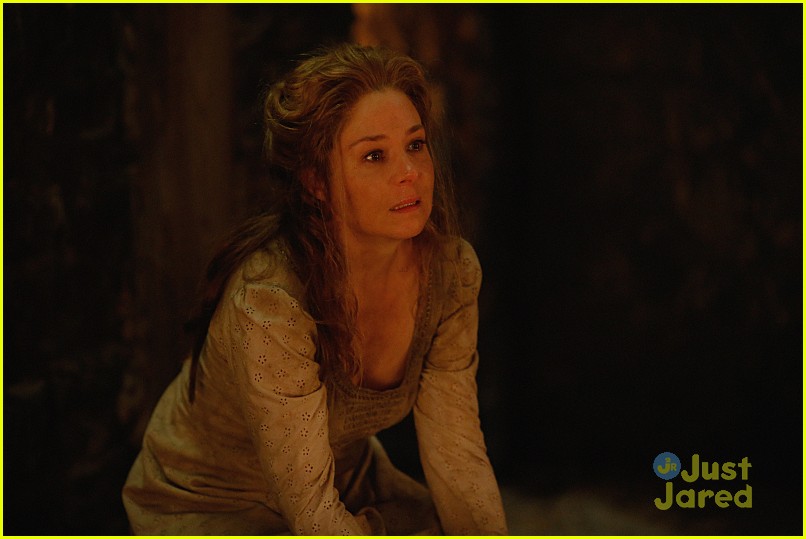 reign francis catherine aid bethrothed stills 04