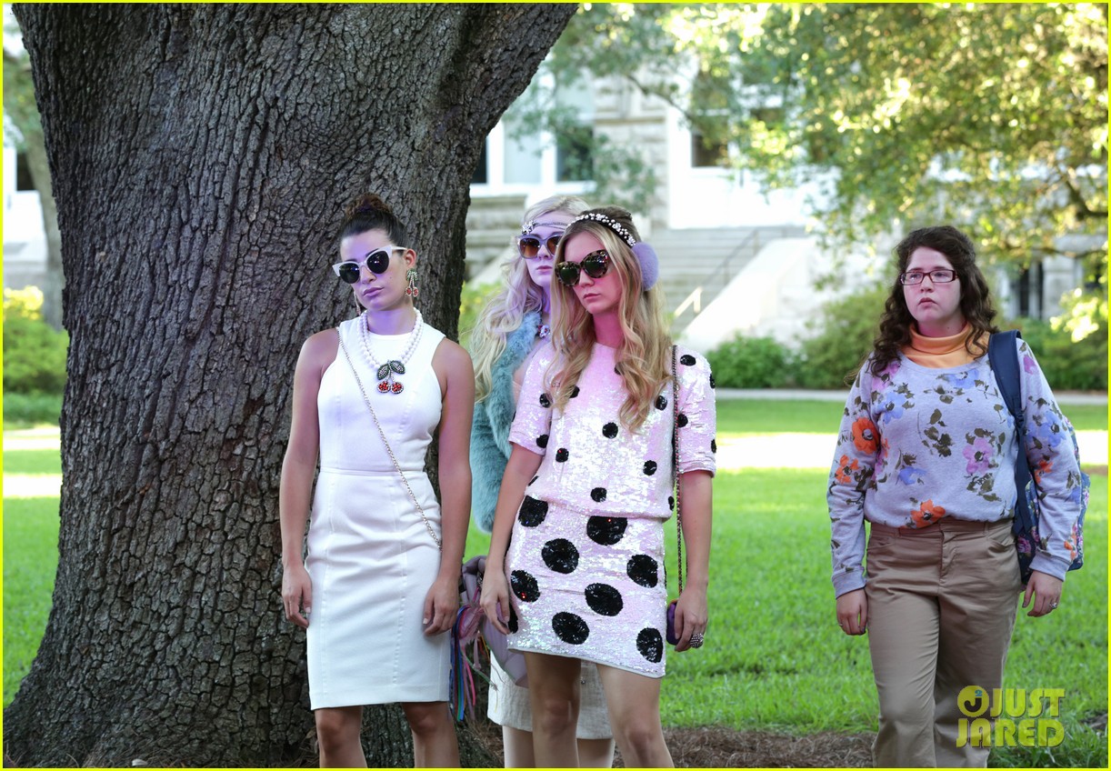 scream queens cast spoofs taylor swift with chanel o ween 27