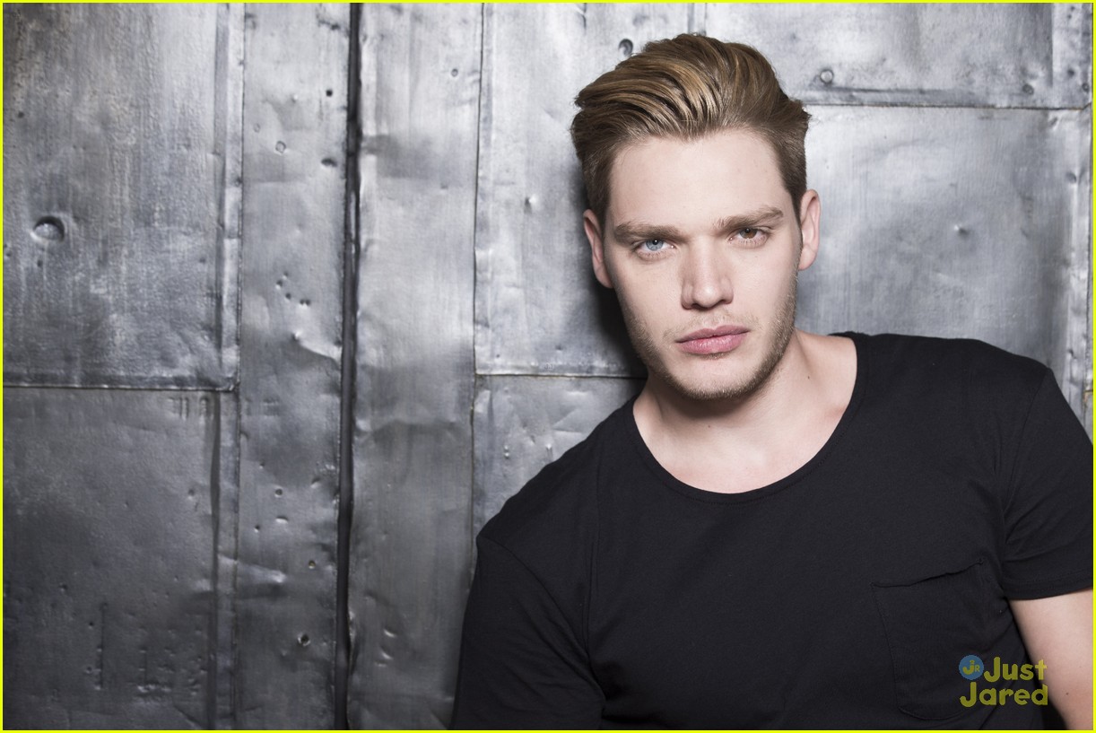 first look shadowhunters series new pics 10