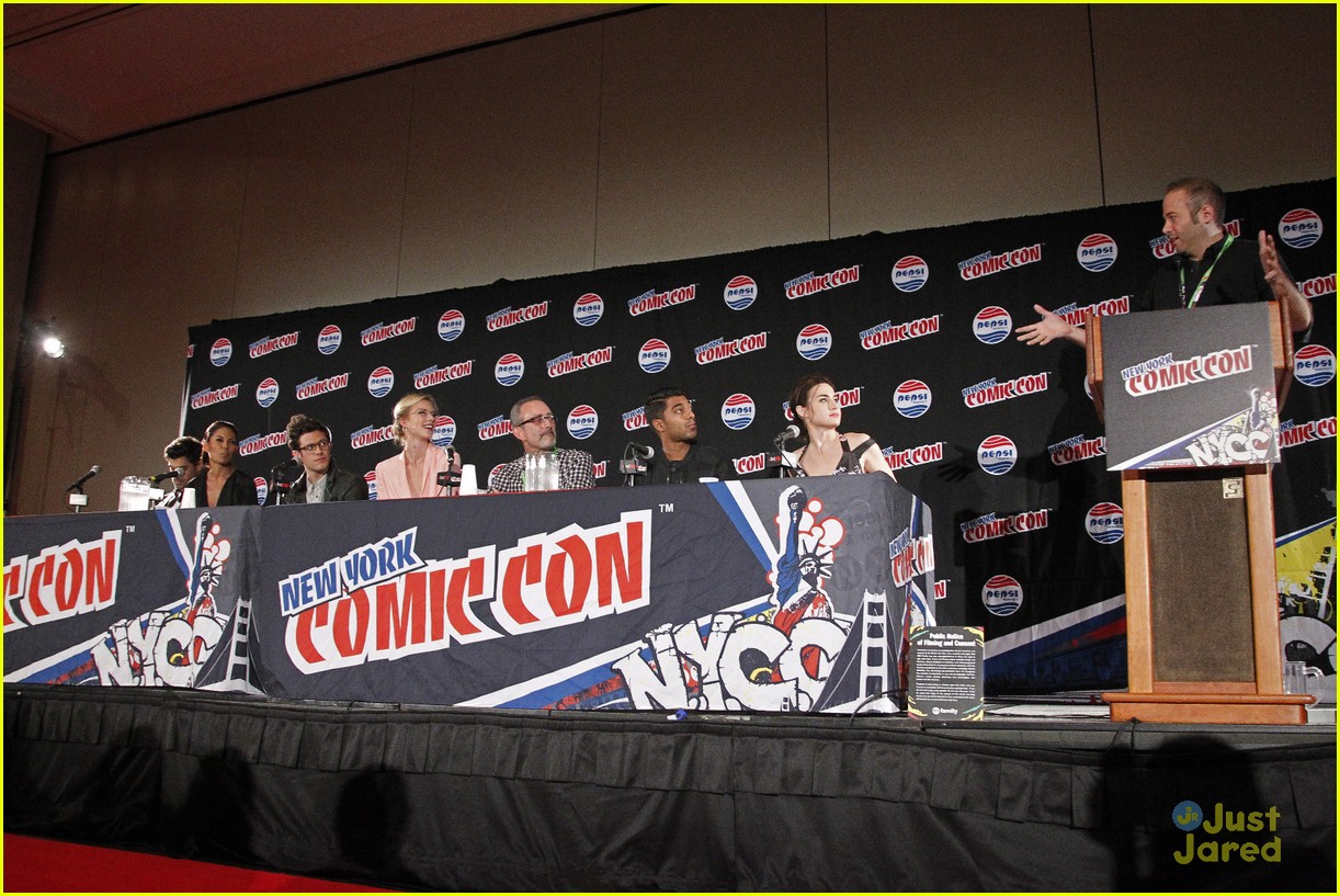 stitchers cast nycc panel signing events 11