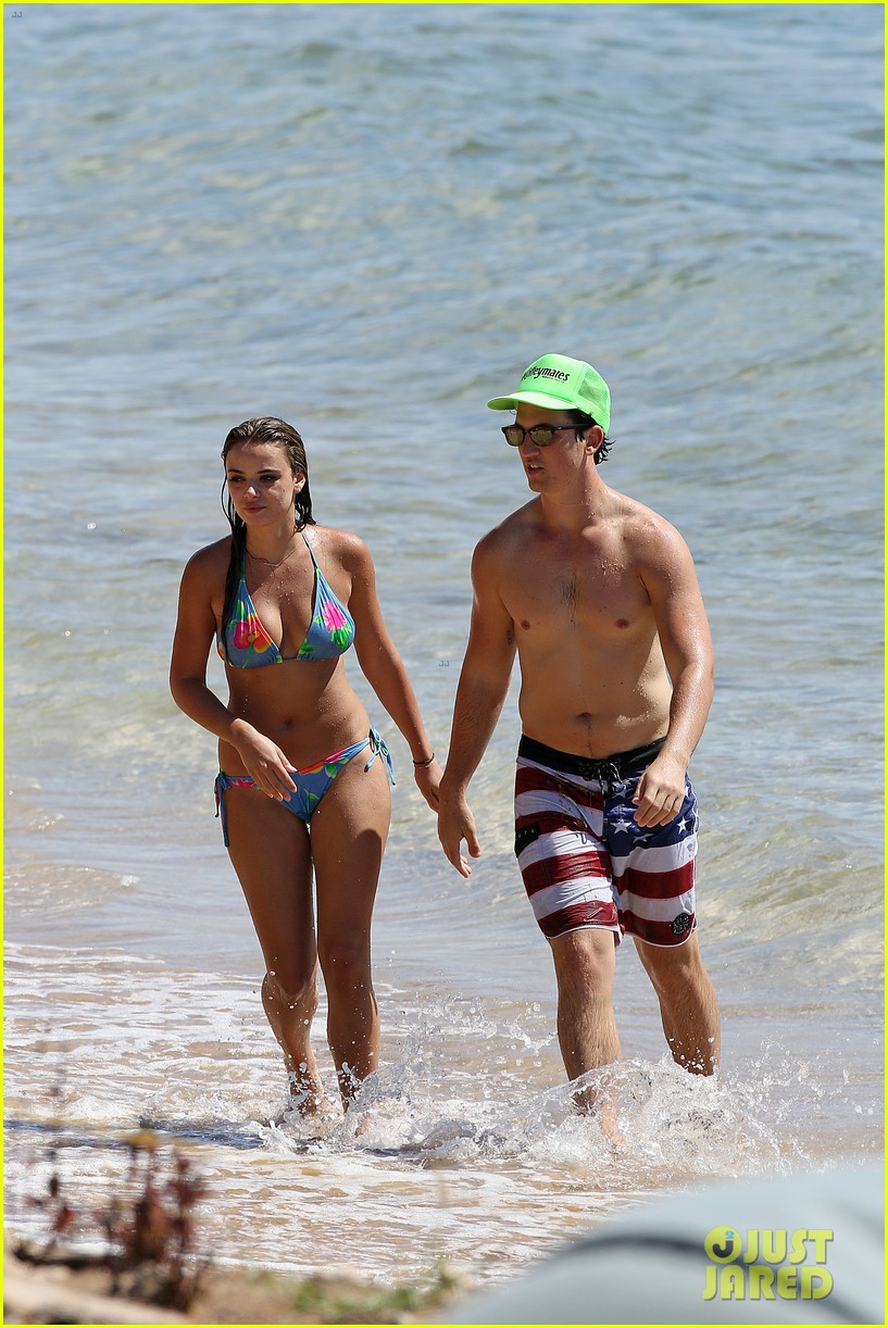 miles teller girlfriend keleigh sperry flaunt hot beach bodies 22