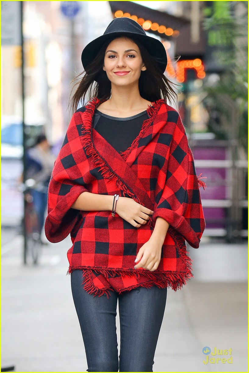 victoria justice plaid coat fall weather nyc 02