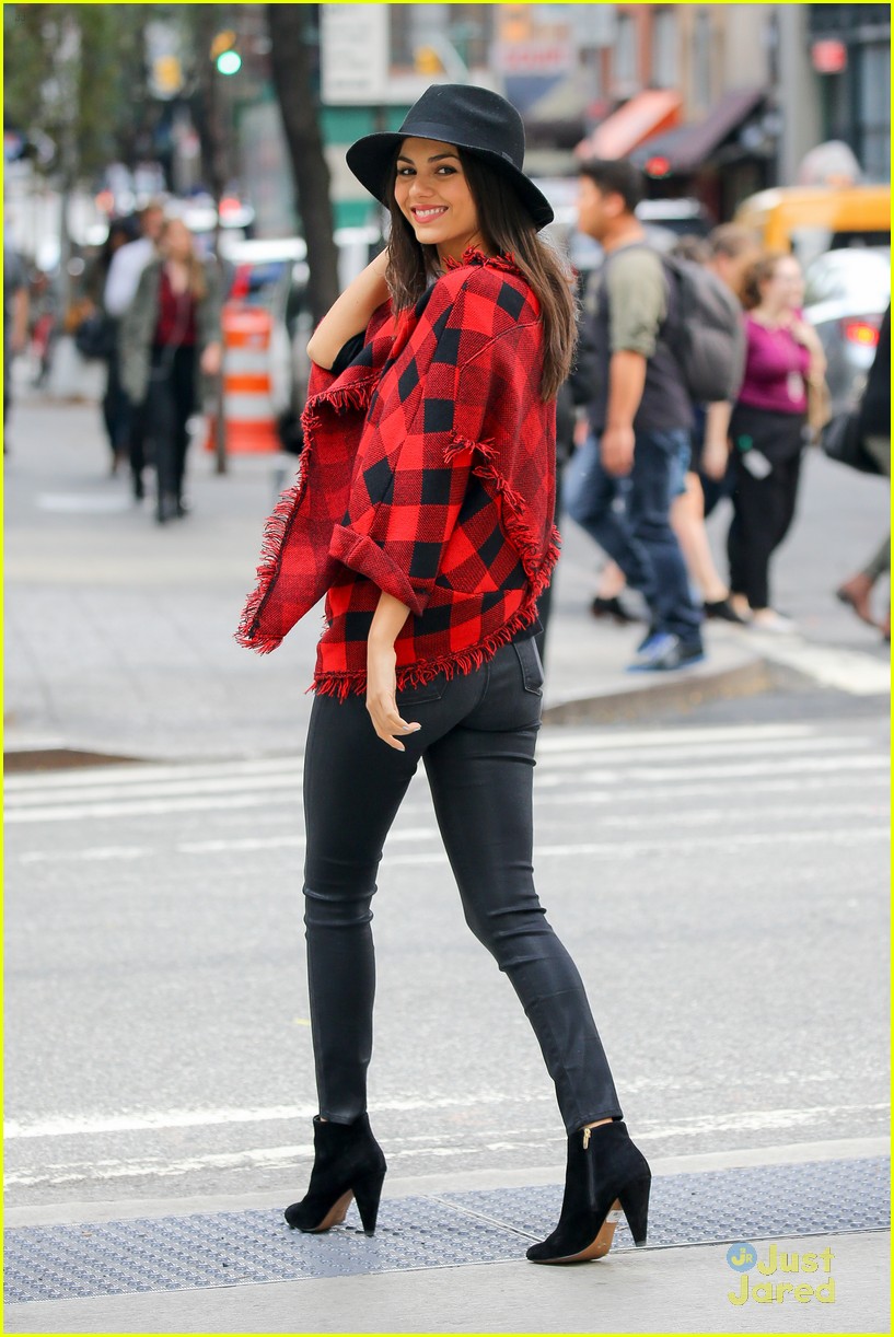 victoria justice plaid coat fall weather nyc 04