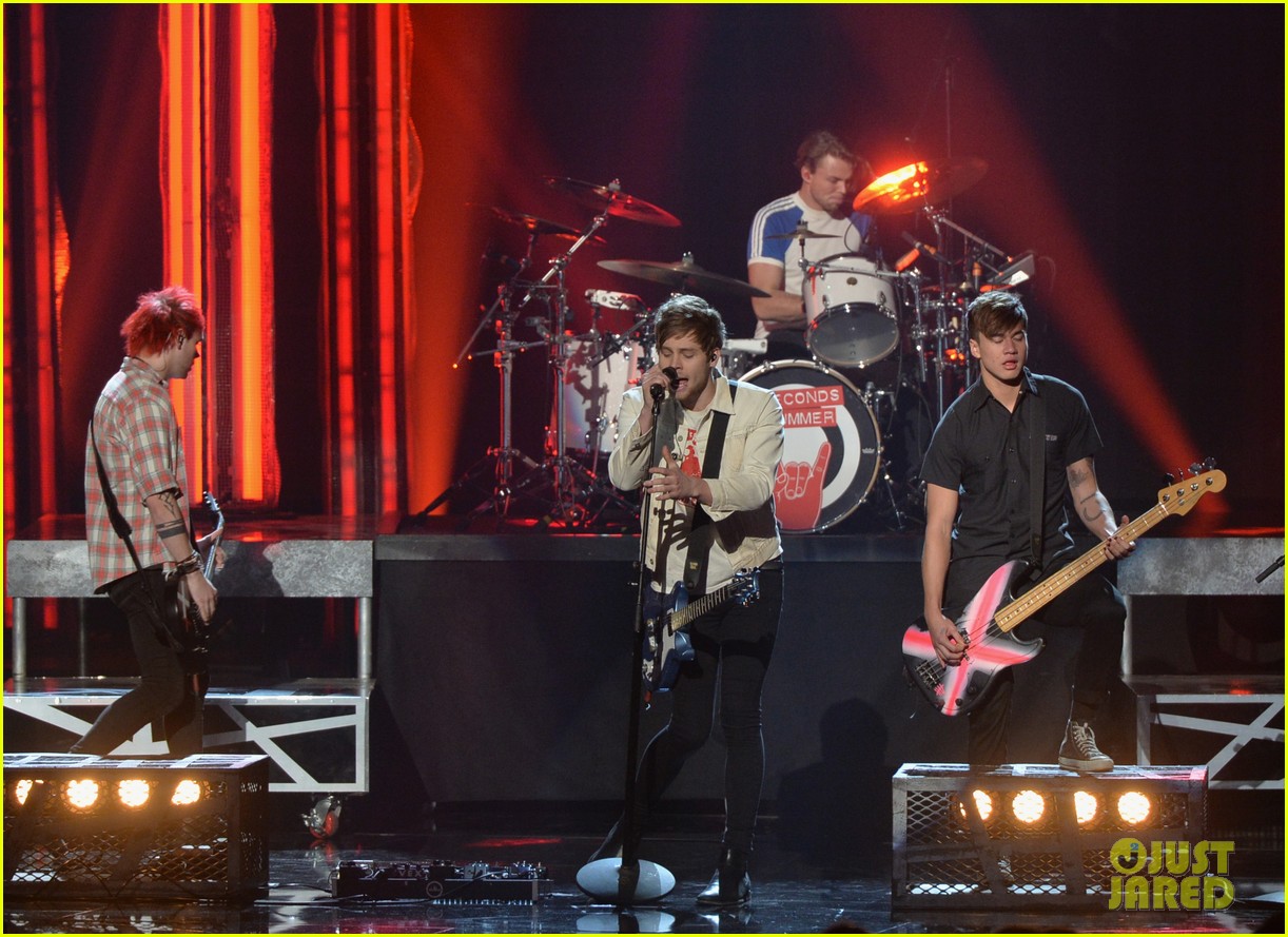 5 seconds of summer 2015 amas 05