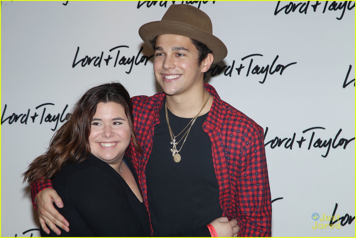 austin mahone lord taylor window unveiling concert 03