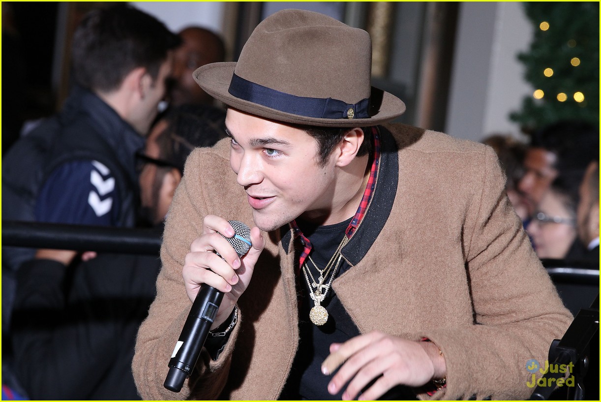 austin mahone lord taylor window unveiling concert 04