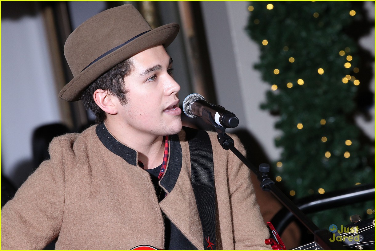 austin mahone lord taylor window unveiling concert 10