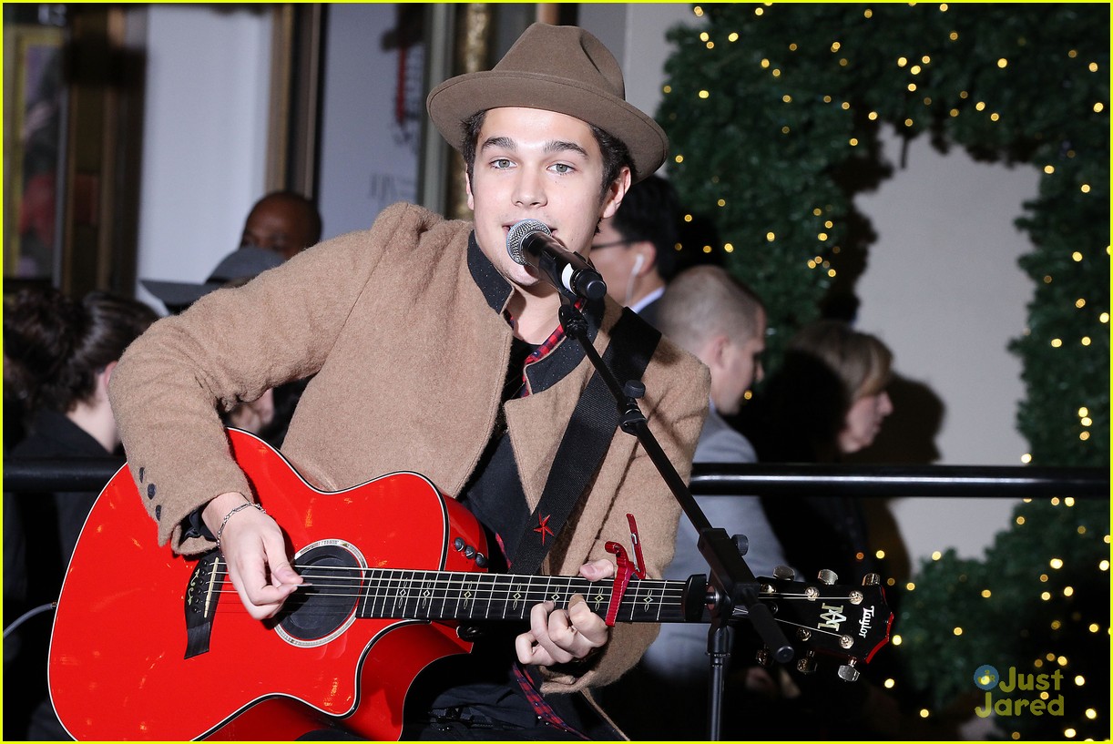 austin mahone lord taylor window unveiling concert 11