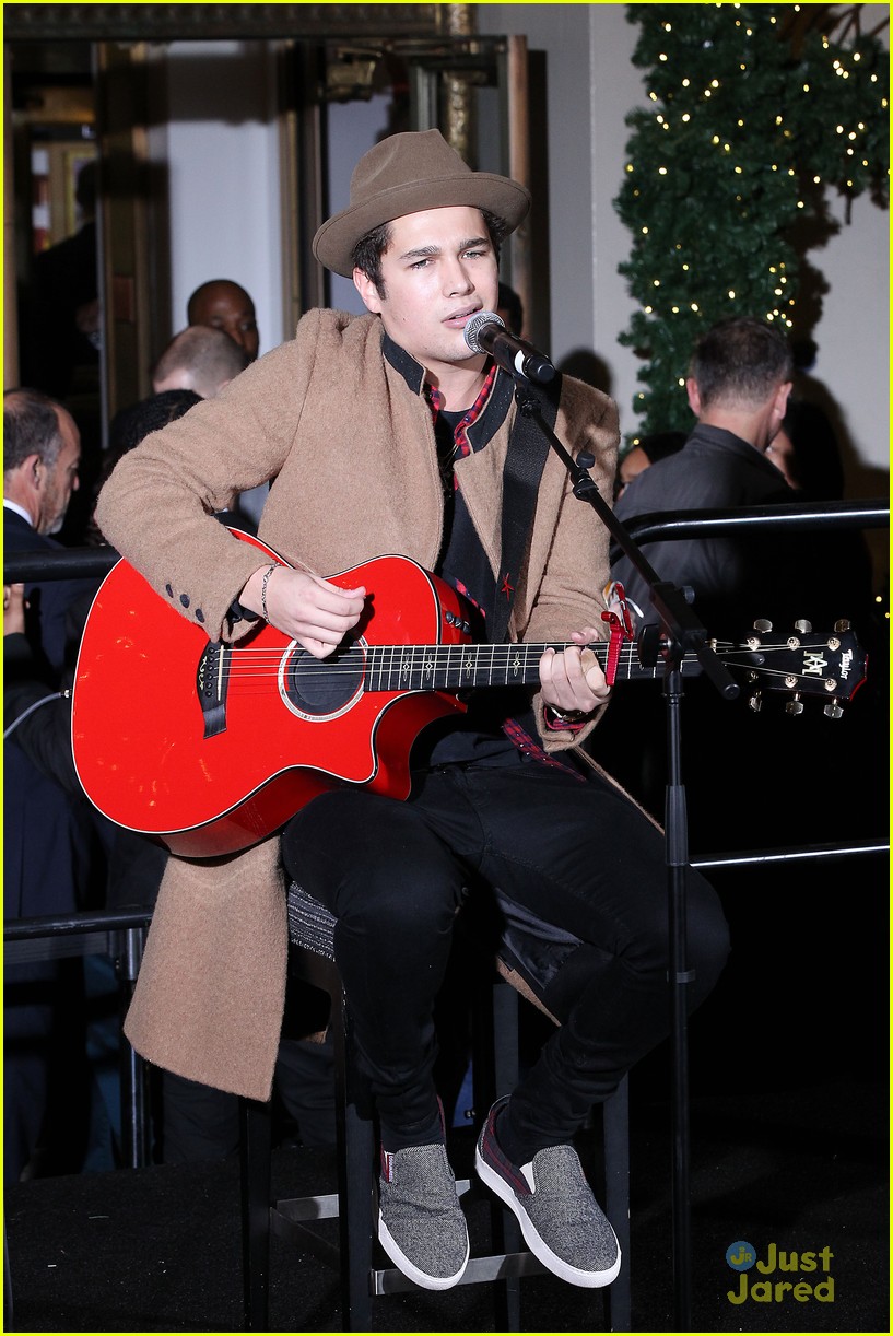 austin mahone lord taylor window unveiling concert 15