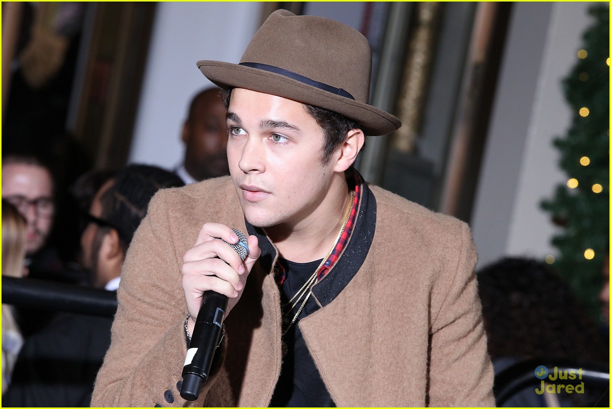 austin mahone lord taylor window unveiling concert 20