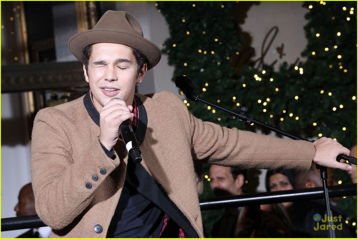 austin mahone lord taylor window unveiling concert 25