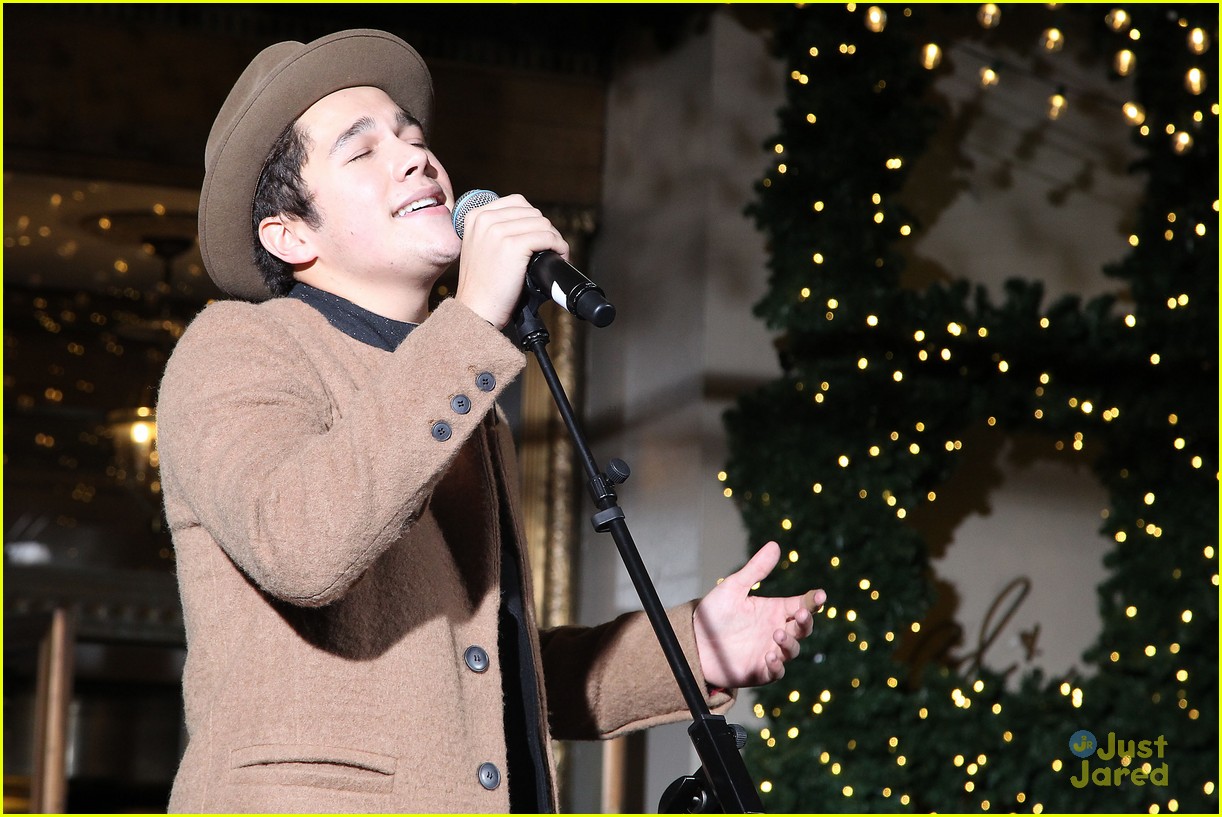 austin mahone lord taylor window unveiling concert 34
