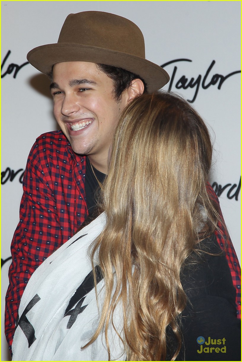 austin mahone lord taylor window unveiling concert 40