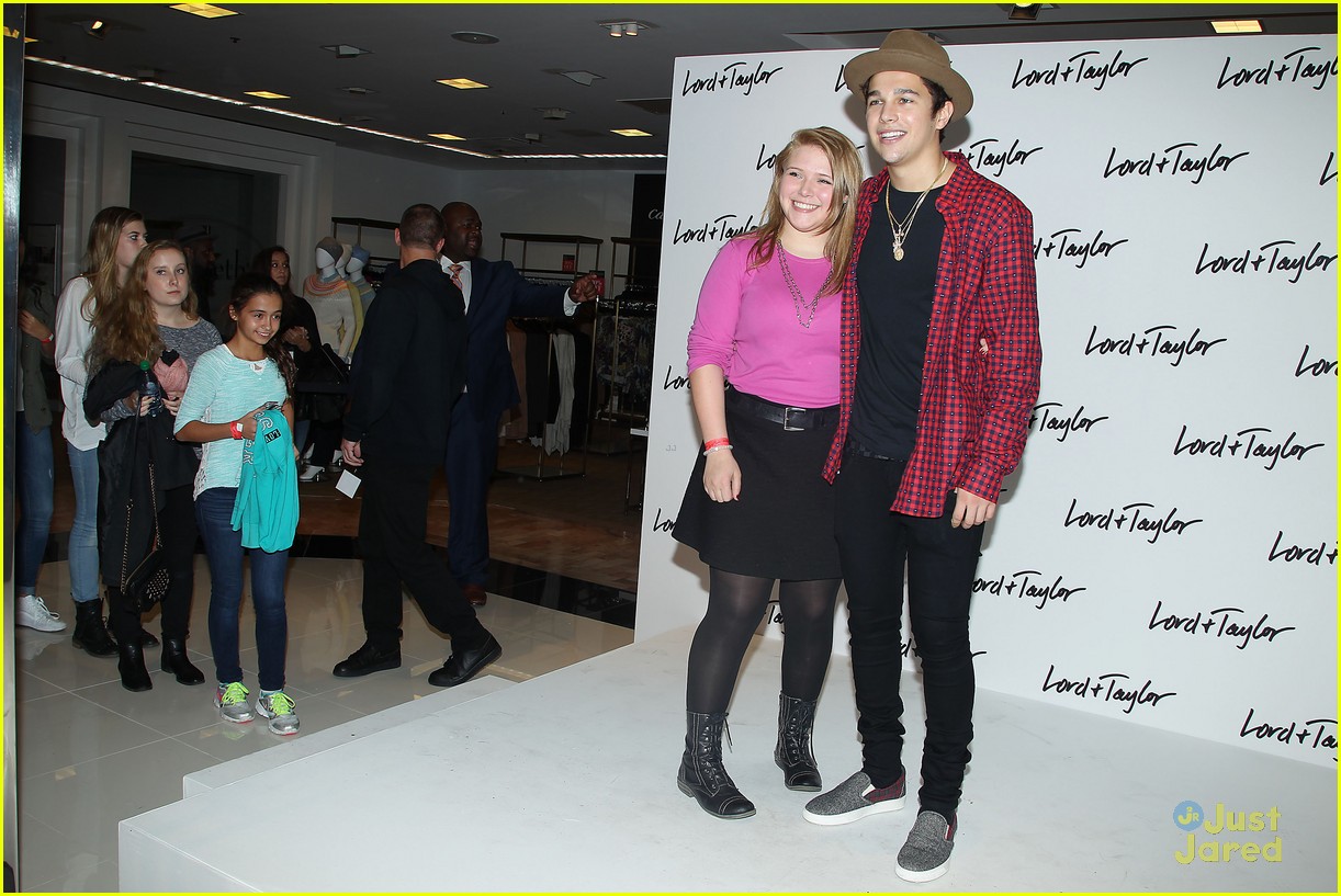 austin mahone lord taylor window unveiling concert 44