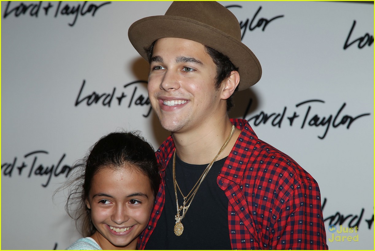 austin mahone lord taylor window unveiling concert 45