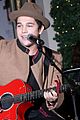 austin mahone lord taylor window unveiling concert 14