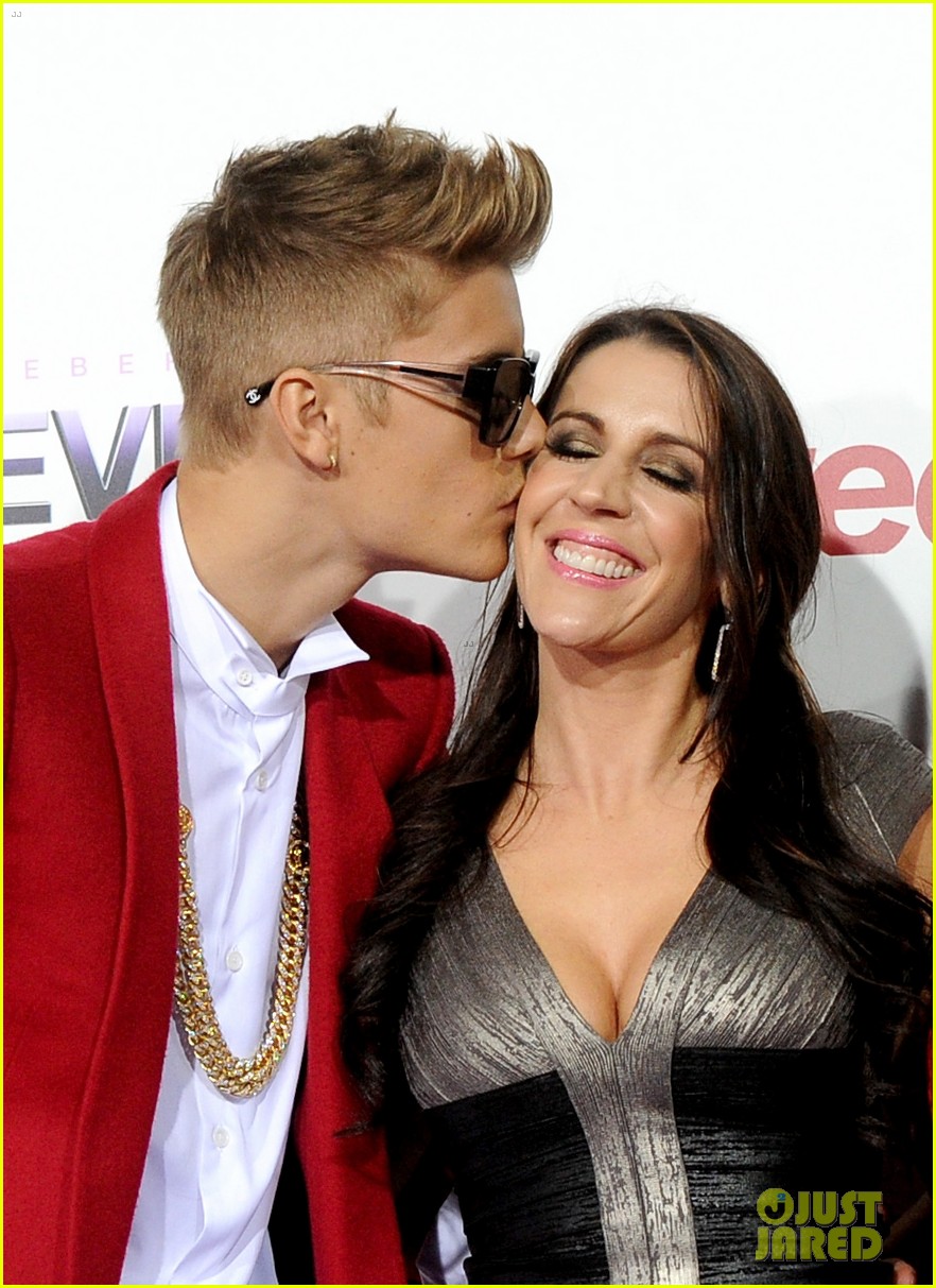 justin biebers relationship with his mom is pretty nonexisting 02