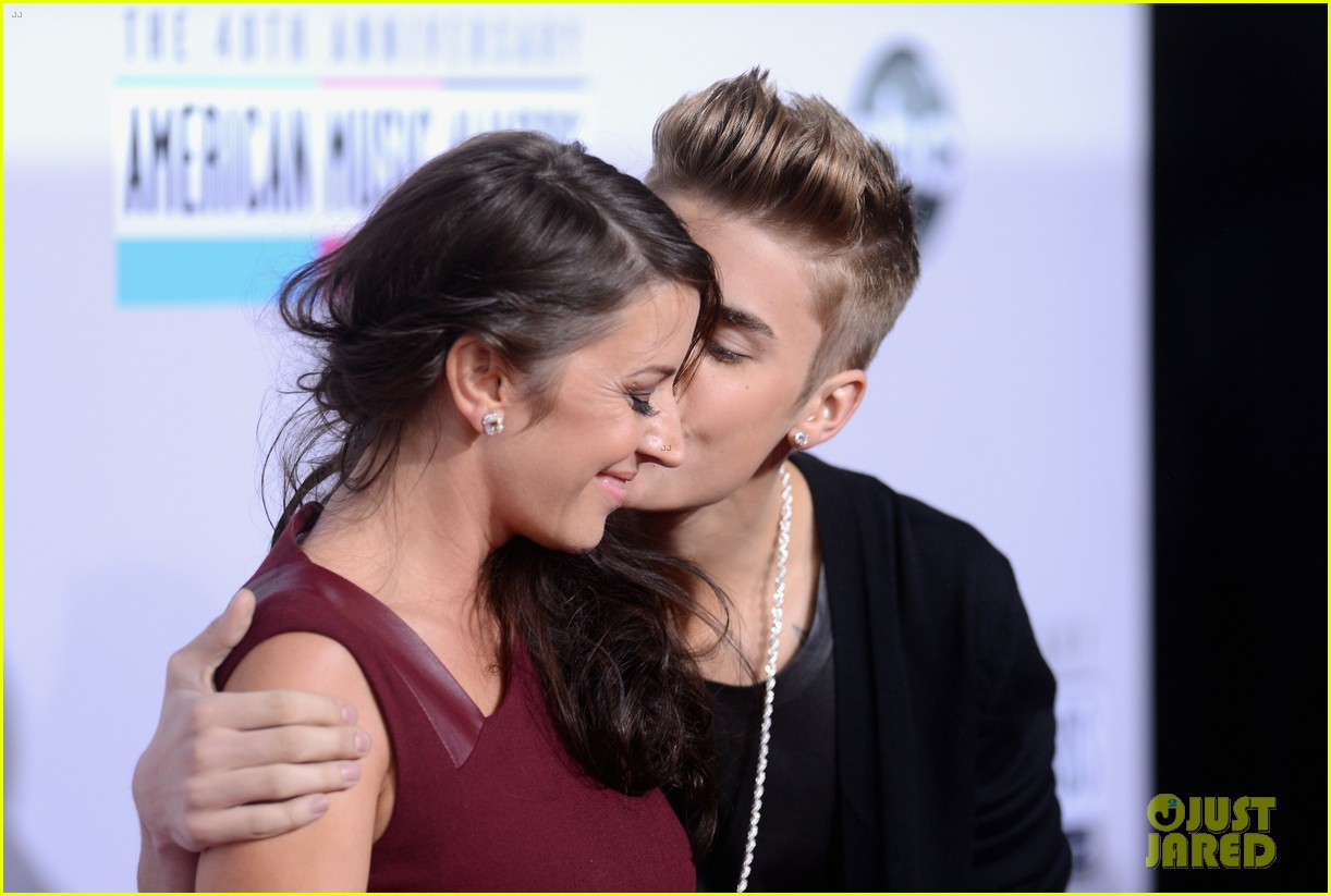 justin biebers relationship with his mom is pretty nonexisting 09
