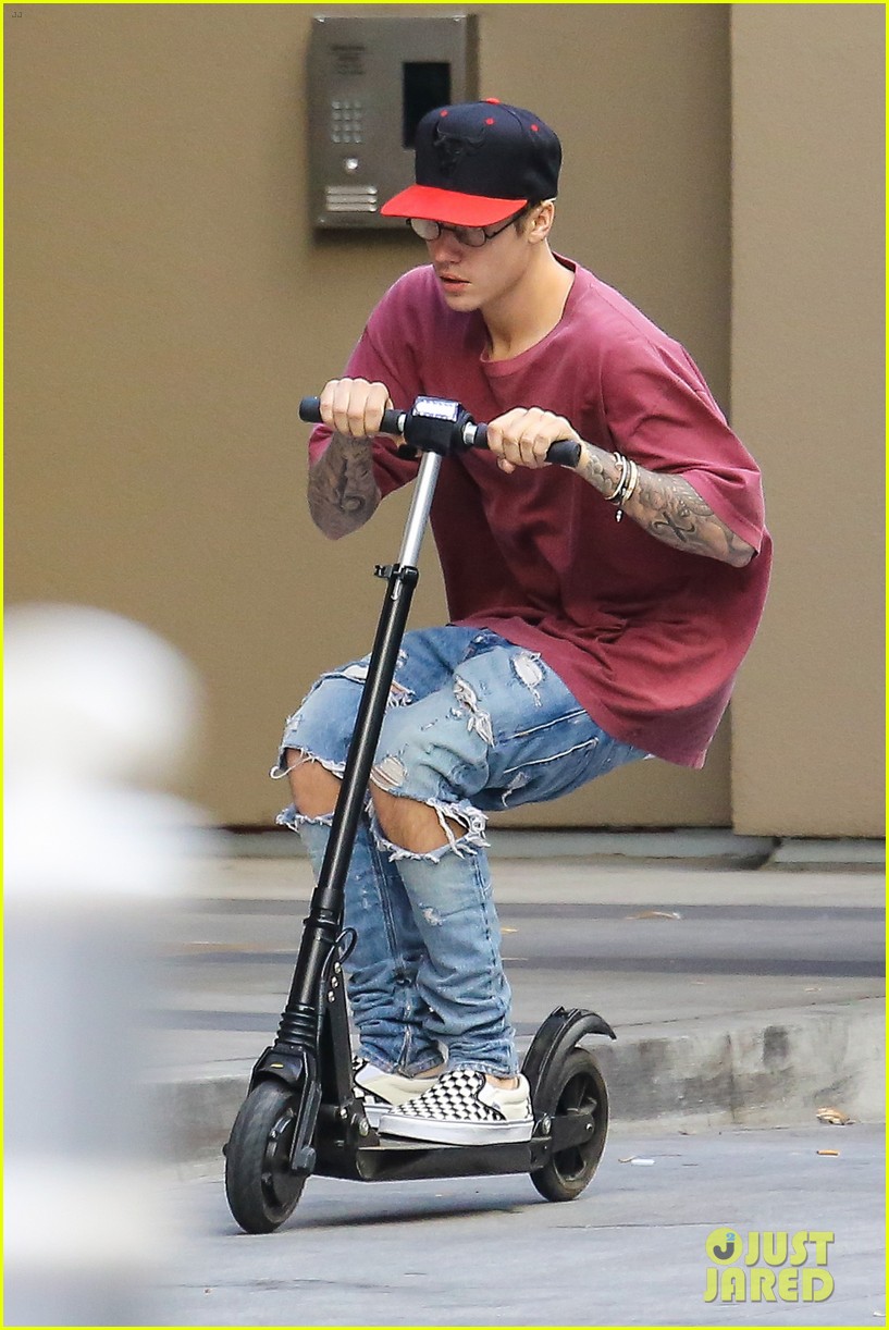 justin bieber scoots away after cancelling nyc appearances 14
