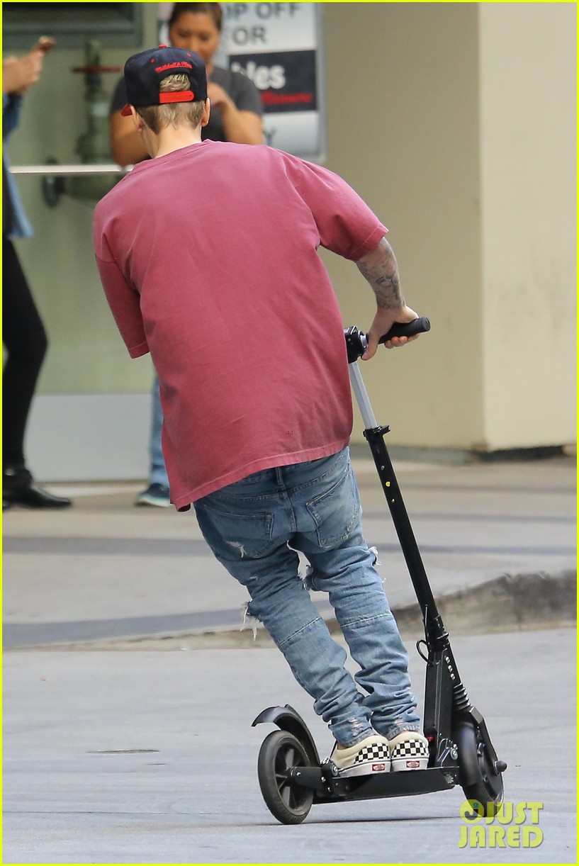 justin bieber scoots away after cancelling nyc appearances 23