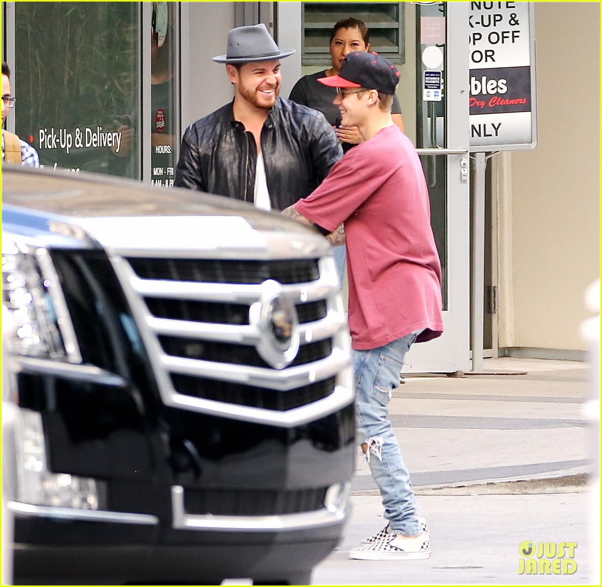 justin bieber scoots away after cancelling nyc appearances 31