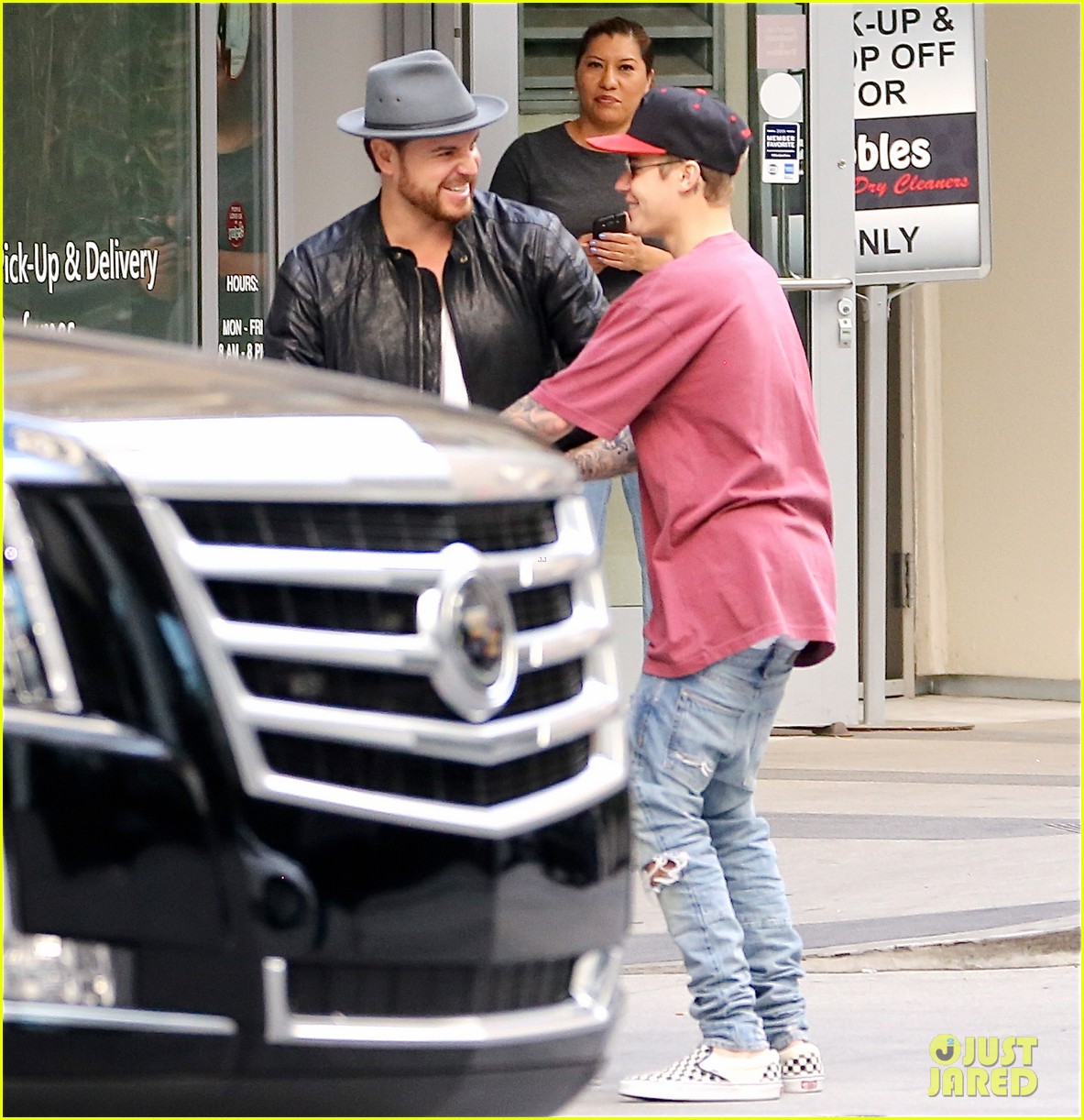 justin bieber scoots away after cancelling nyc appearances 33