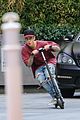 justin bieber scoots away after cancelling nyc appearances 01