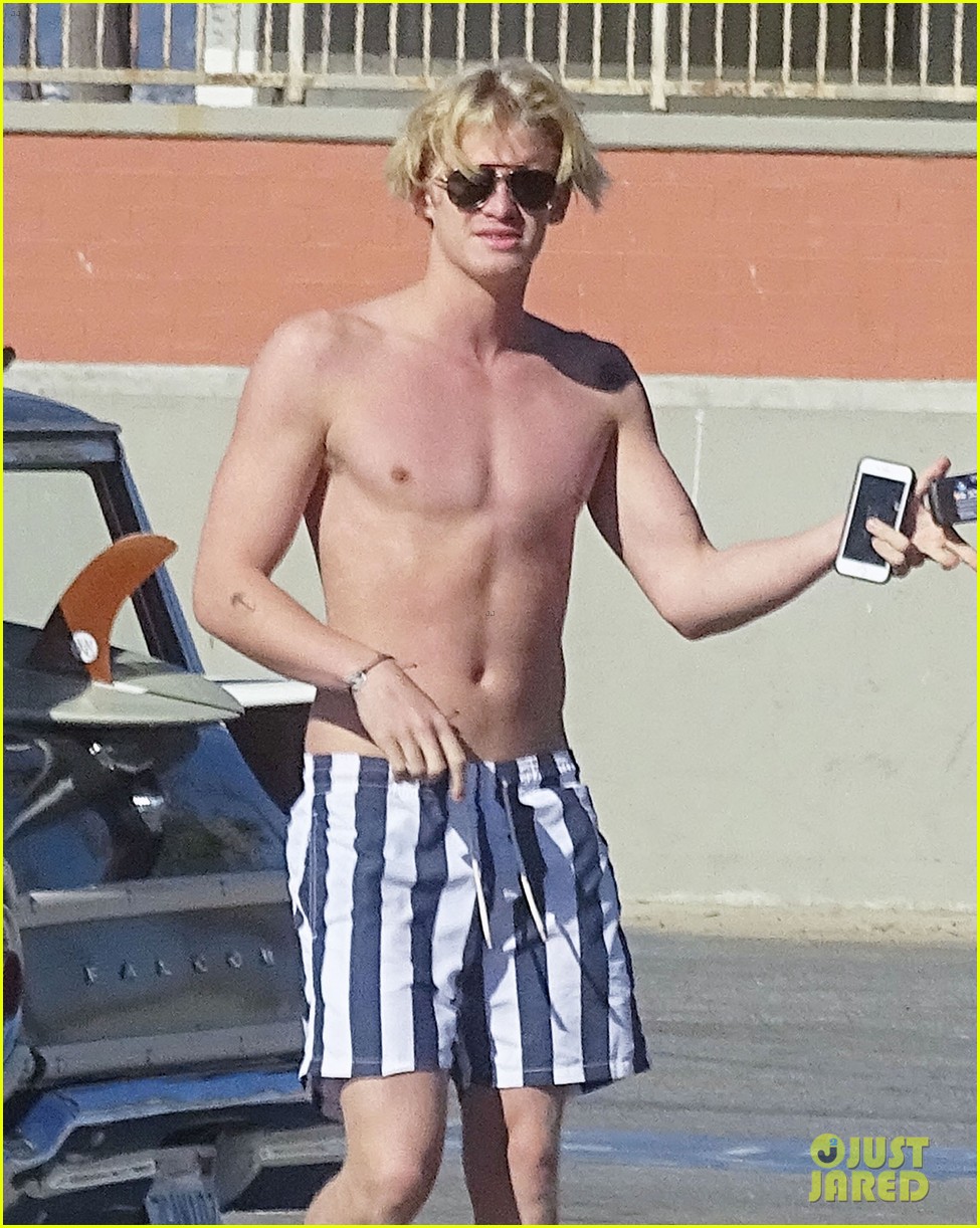 cody simpson shows off new ride and body 01