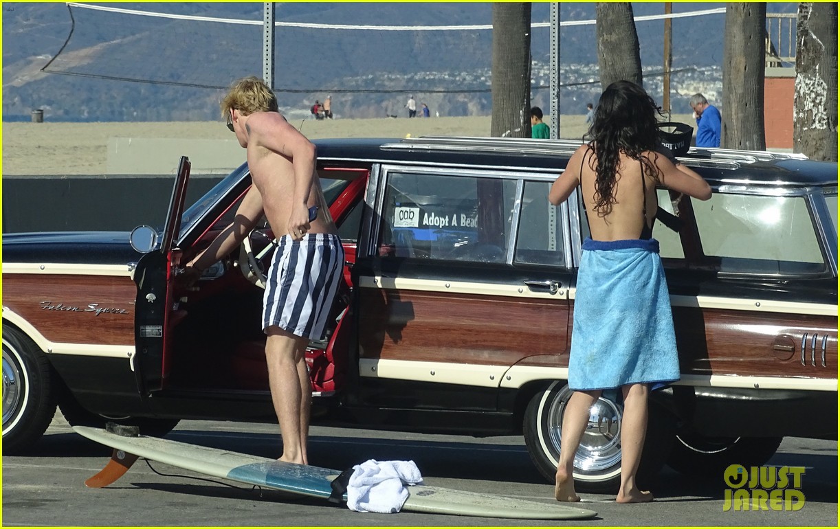 cody simpson shows off new ride and body 18