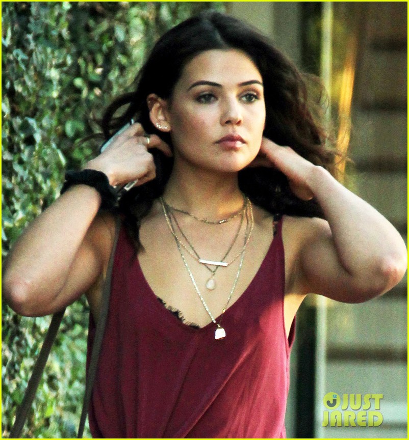 danielle campbell louis tomlinson hang out 01