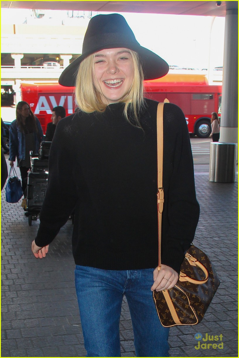 elle fanning wanted friends love story like parents 01