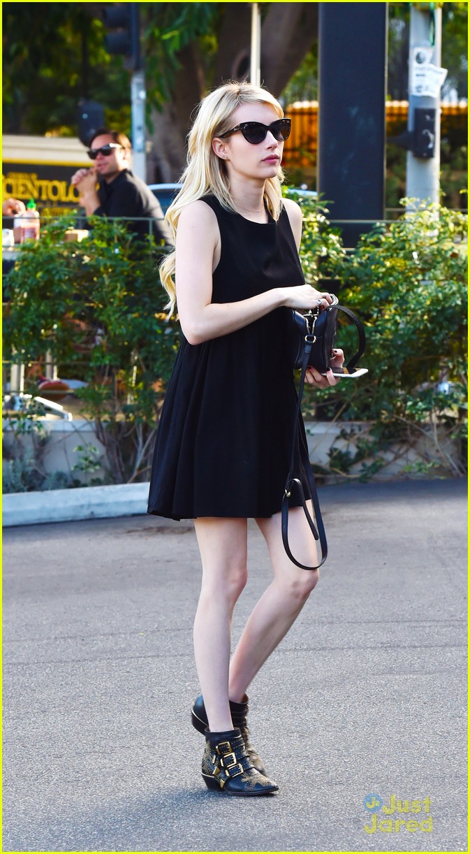 emma roberts shopping coffee after peoples choice noms 03
