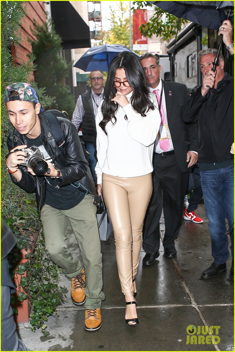 selena gomez the weeknd ellie goulding step out before vs fashion show 09