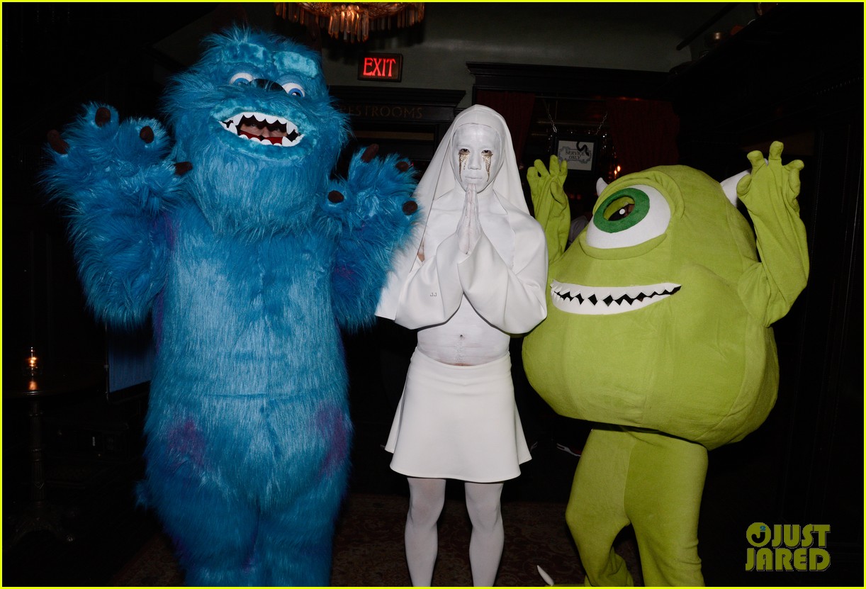 kat graham is incognito just jared halloween party 03