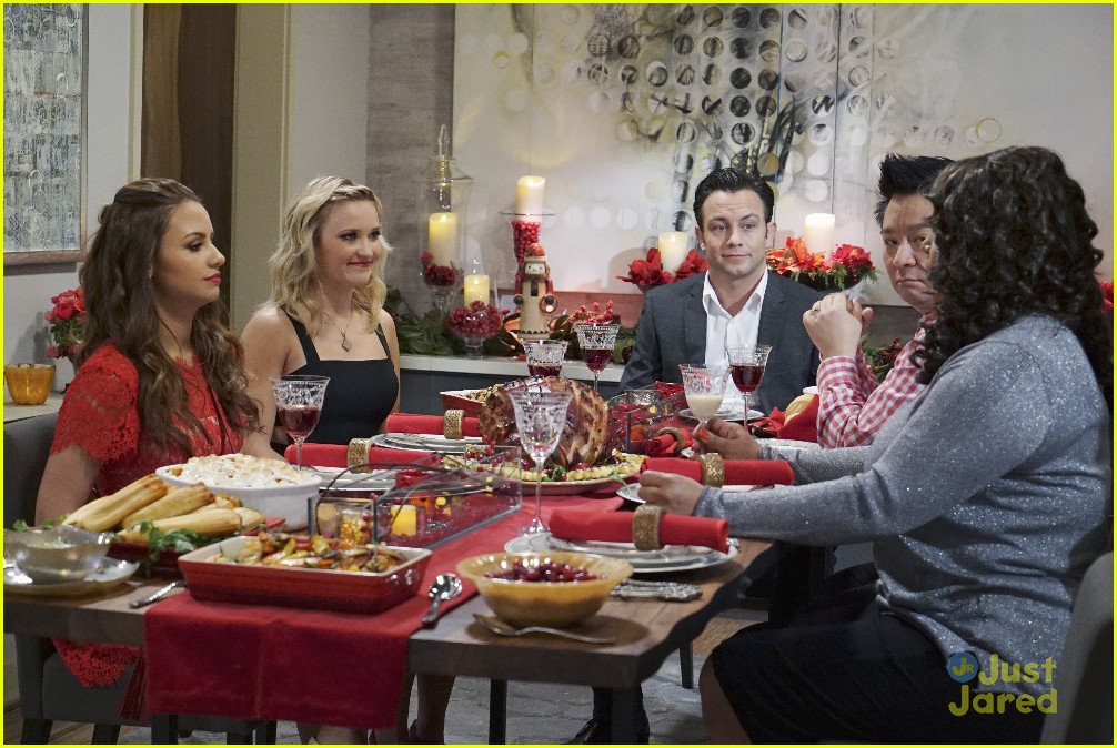 young hungry christmas episode stills 07