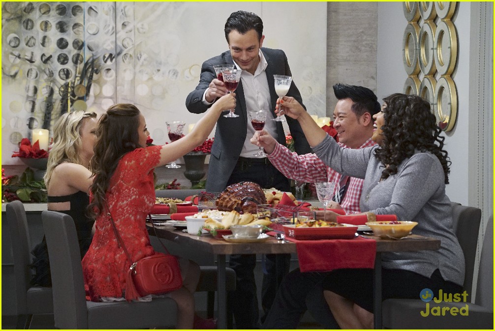 young hungry christmas episode stills 09