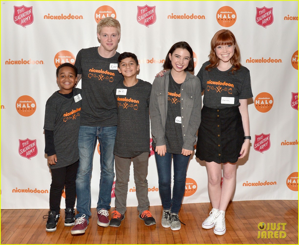 jailen bates attends charity event with nick stars 01